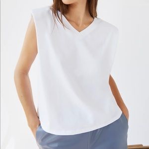 Aritizia Babaton Shoulder Pad V Neck Tank